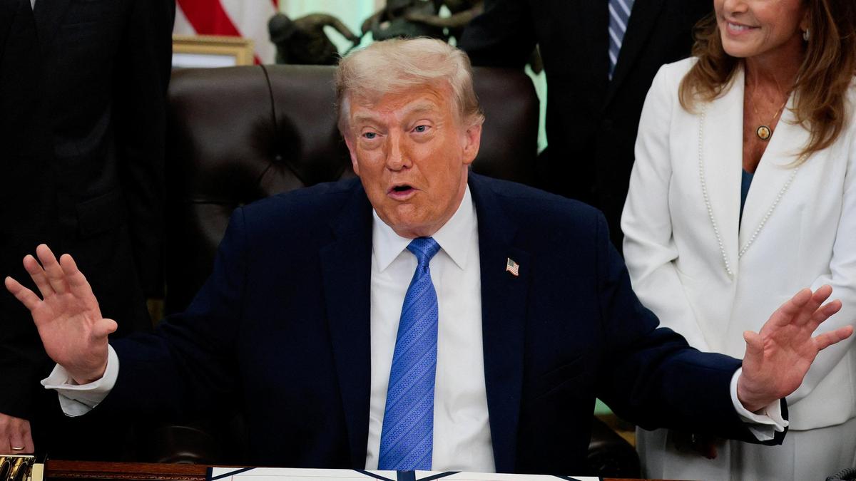 Trump’tan Hark Adası Tehdidi: İran Gerilimi Tırmanıyor