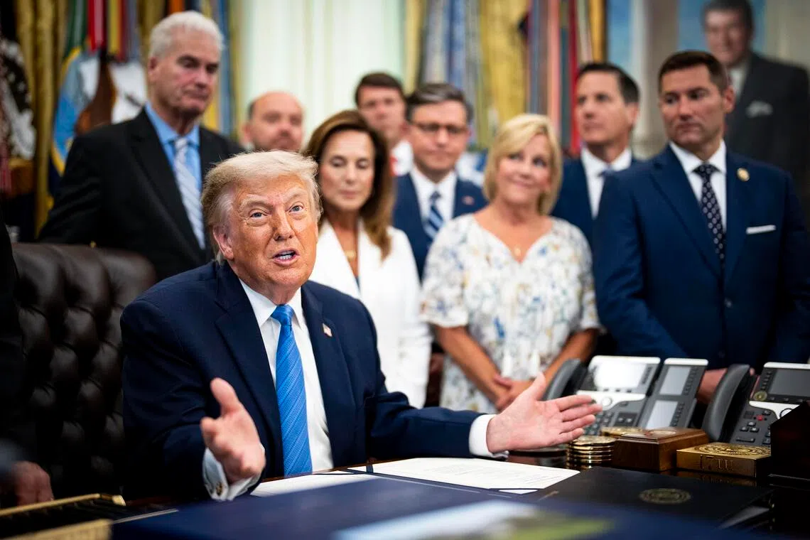 Trump'tan Hürmüz'e 'kalıcı geçiş ücretsiz' ve İran'a nükleer anlaşma tehdidi