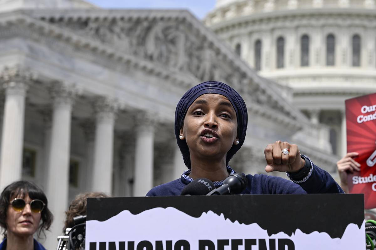 Trump, Ilhan Omar'ı sahte isim kullanmakla suçladı