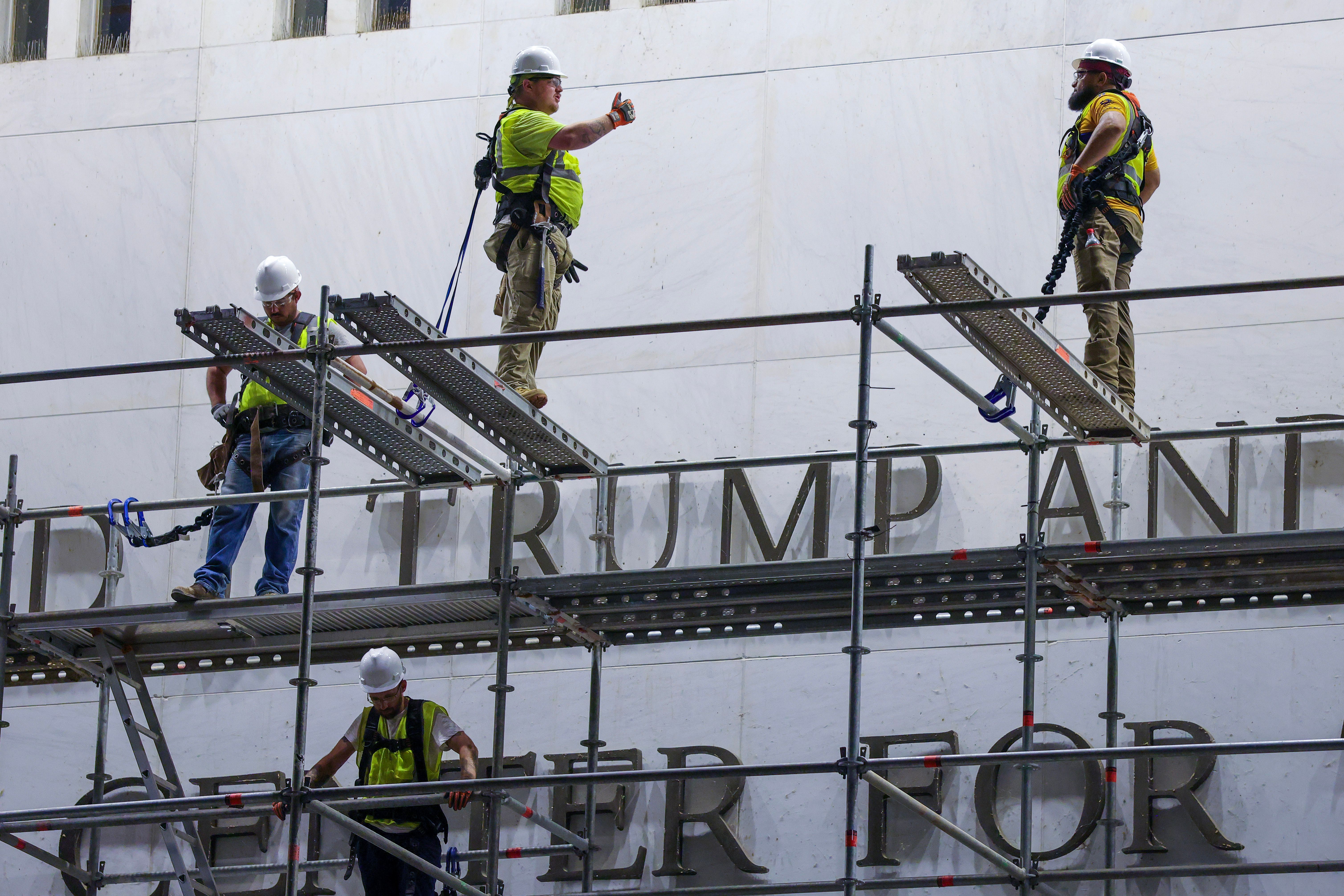 Trump'ın Adı Kennedy Center'dan Silindi