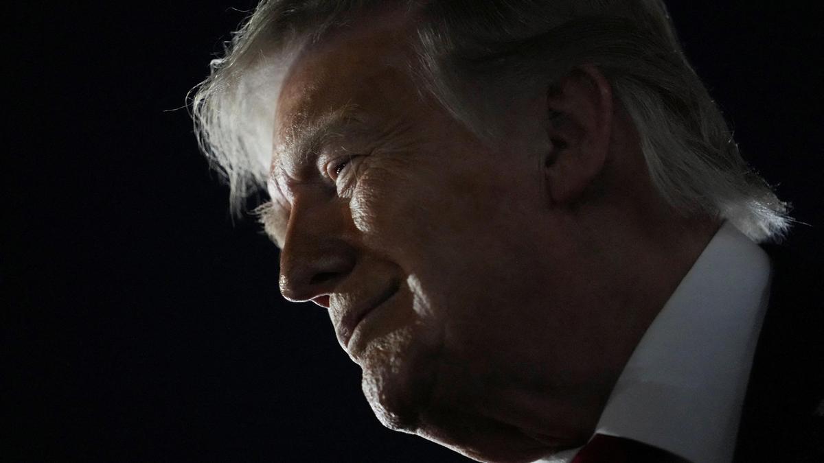 Trump: İran Apache helikopterini düşürdü, ABD yanıt vermeli