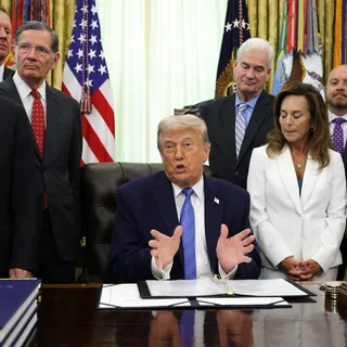 Trump: İran bugün vurulacak, bizi enayi yerine koyuyorlar