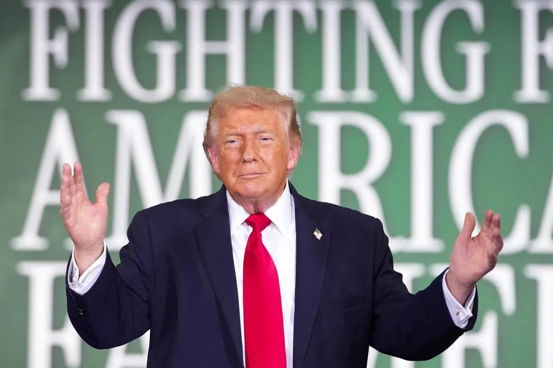 Trump'tan İran'a: 'Vurduğunuz füzeler yeter, masaya dönün