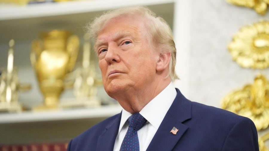 Trump İran'a karşı tansiyonu yükseltiyor, eleştirmenler stratejisizlikle suçluyor