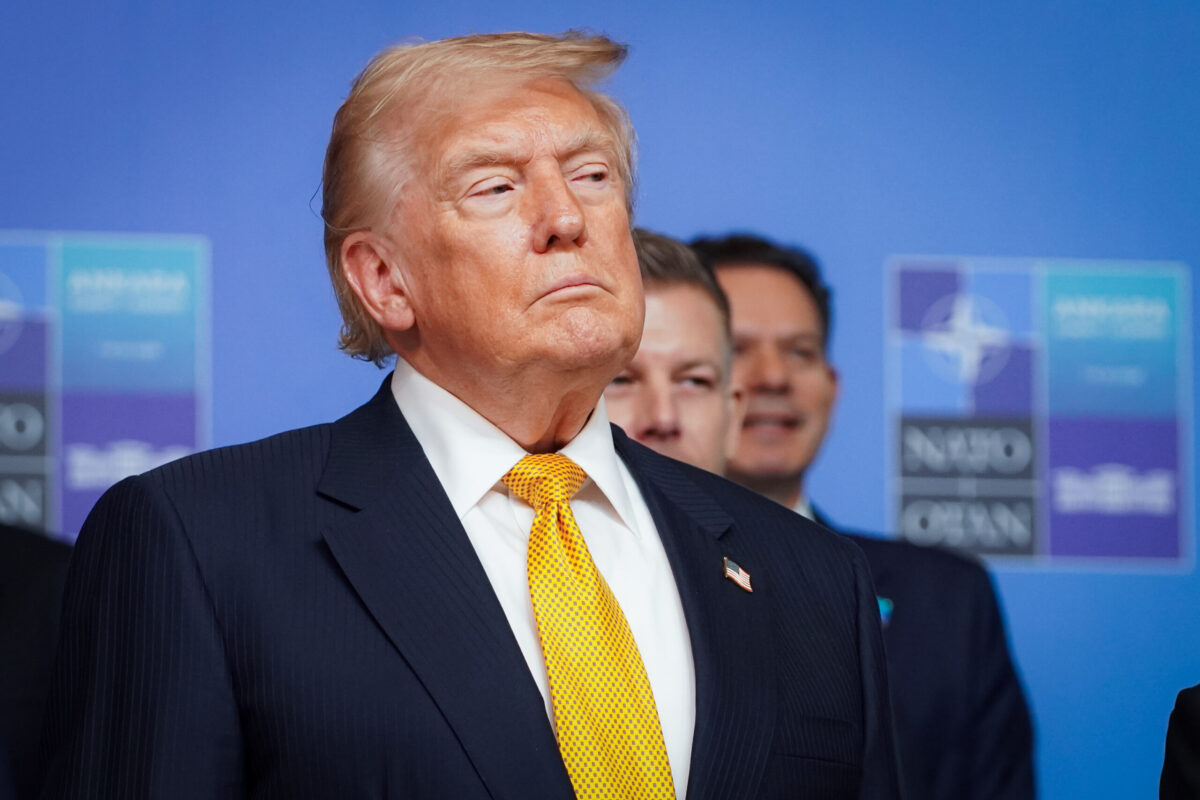 Trump-İran geriliminde kritik eşik: Savaşın başlangıcı mı, yoksa sadece mikrofon gürültüsü mü