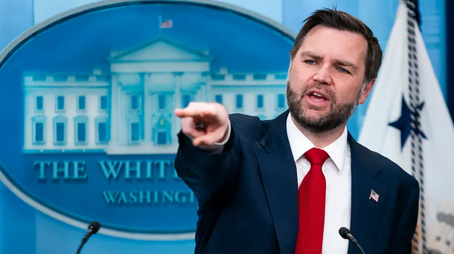 Trump’tan İran şakası: Başarırsa ben, başaramazsa Vance suçlu