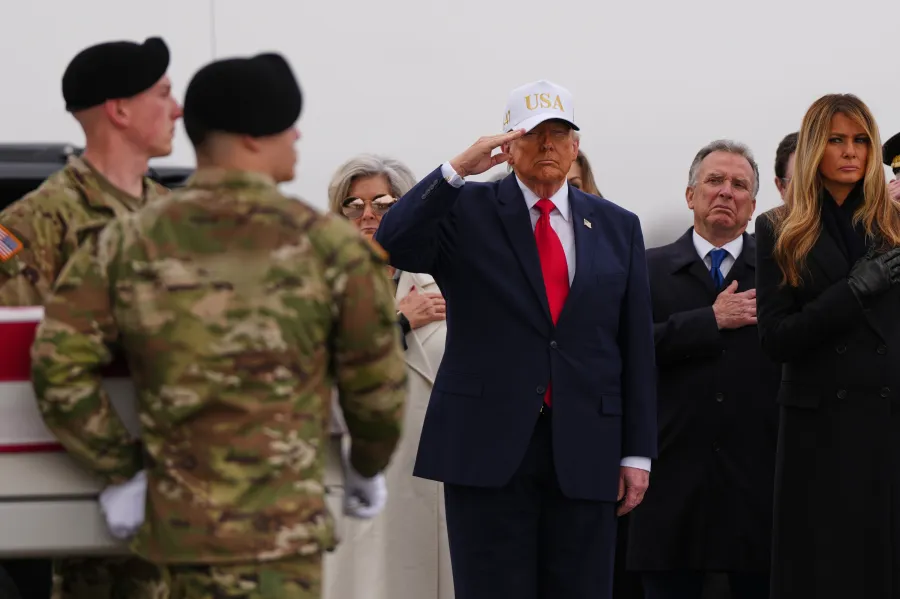 Trump, İran saldırısında ölen ABD askerlerinin törenine katılacak