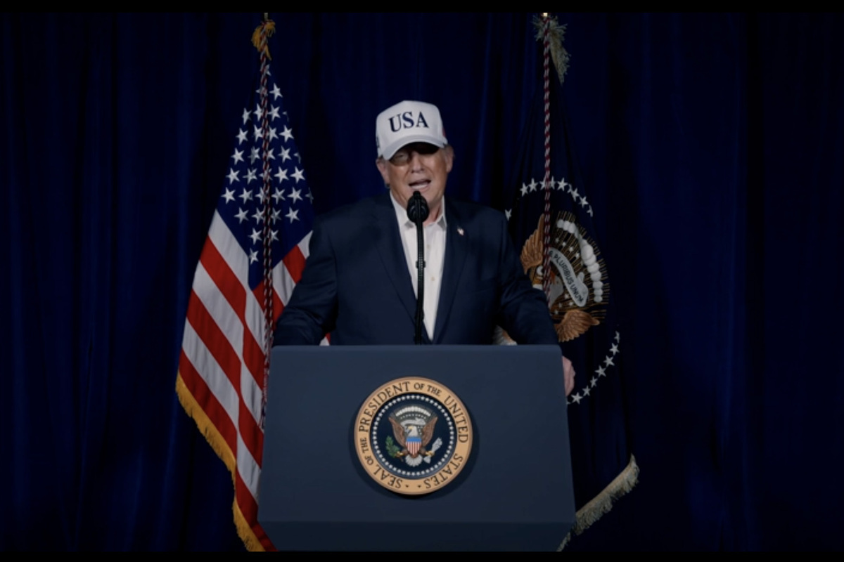 Trump: İran tamamen çöküyor