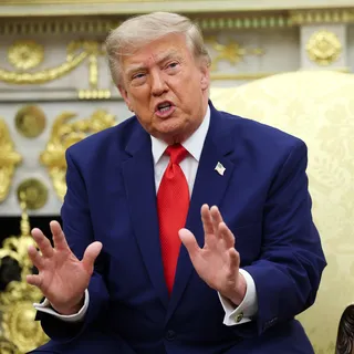 Trump'tan İran'a Sert Tehdit: Her Gemi Saldırısına Köprü veya Elektrik Santrali Hedeftir