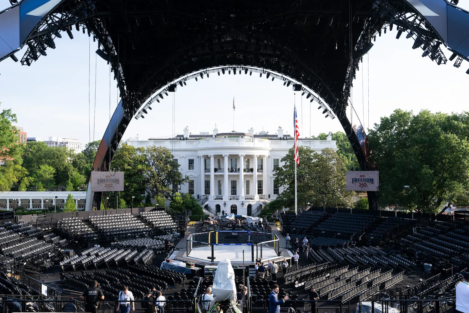 Trump’ın Gündemi Savaş, Dünya Kupası ve UFC