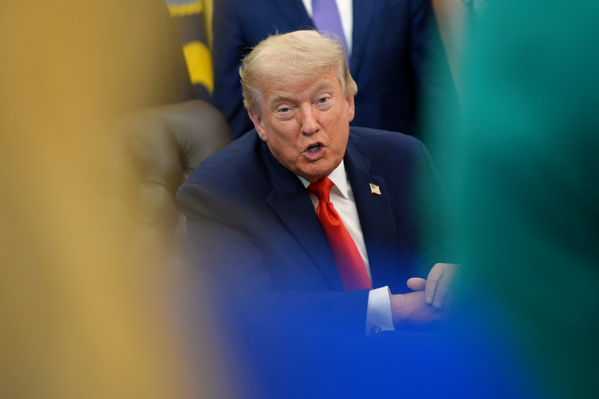 Trump İran'a Yüklendi: 'Zayıf ve Acınası