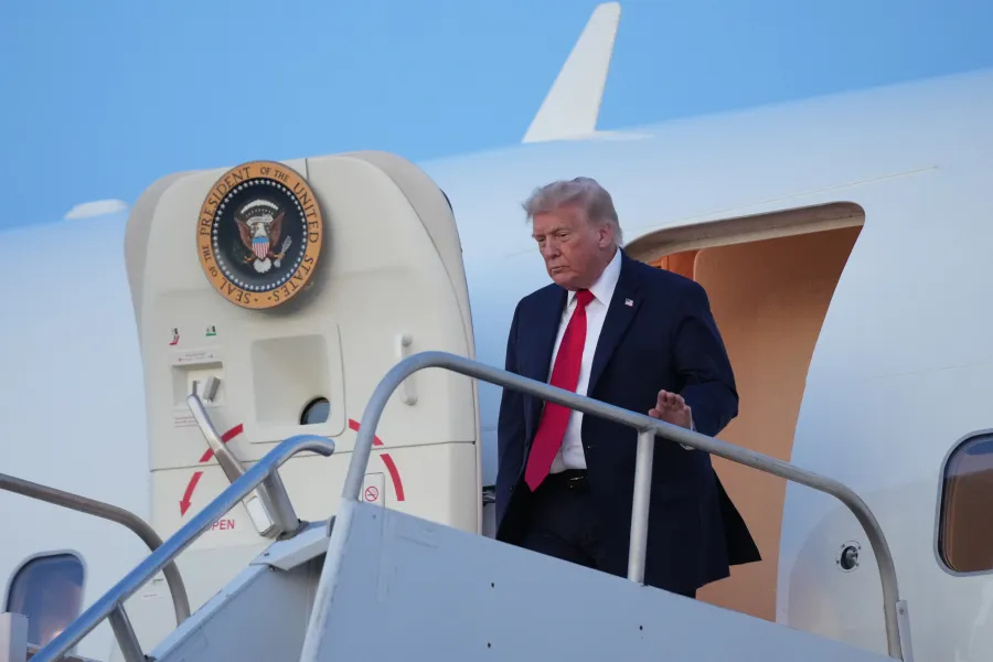 Trump'tan İsrail ve İran'a 'Ateşi Durdurun' Çağrısı
