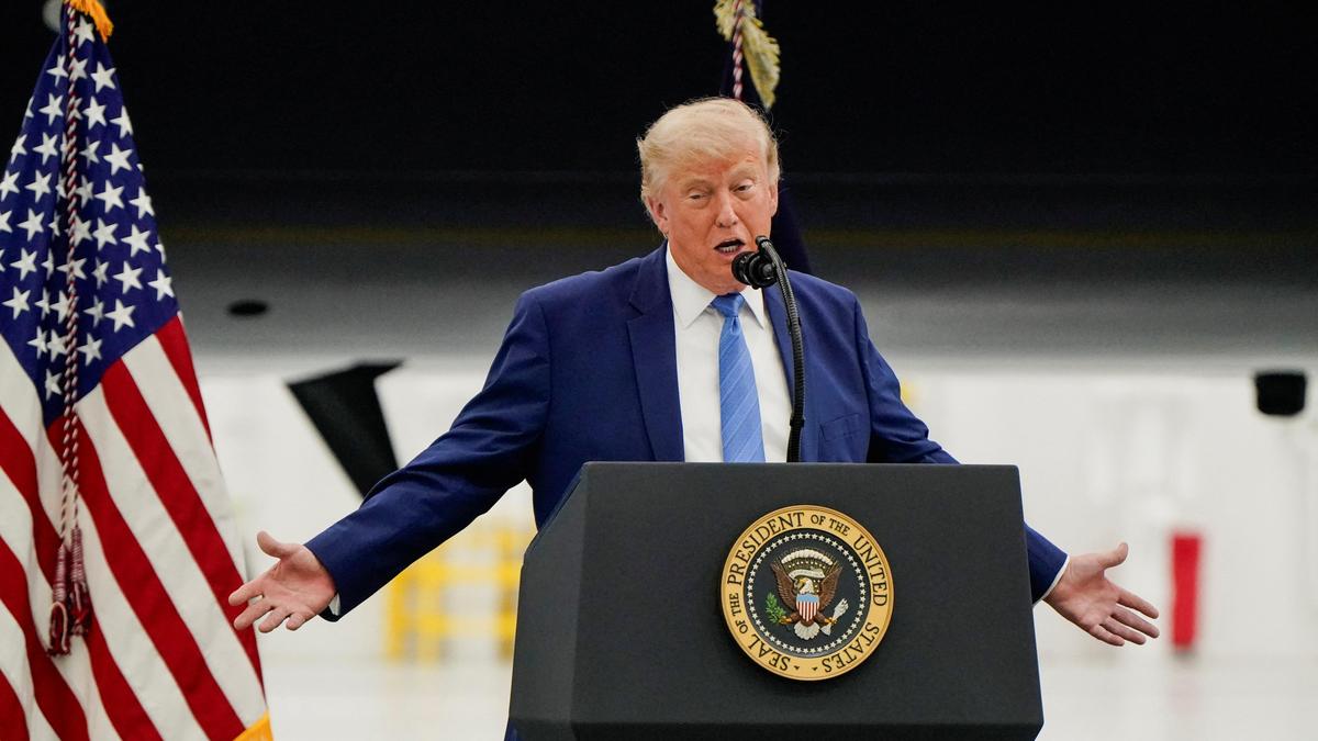 Trump, Katar’dan ‘hediye’ yeni Air Force One’ı tanıttı