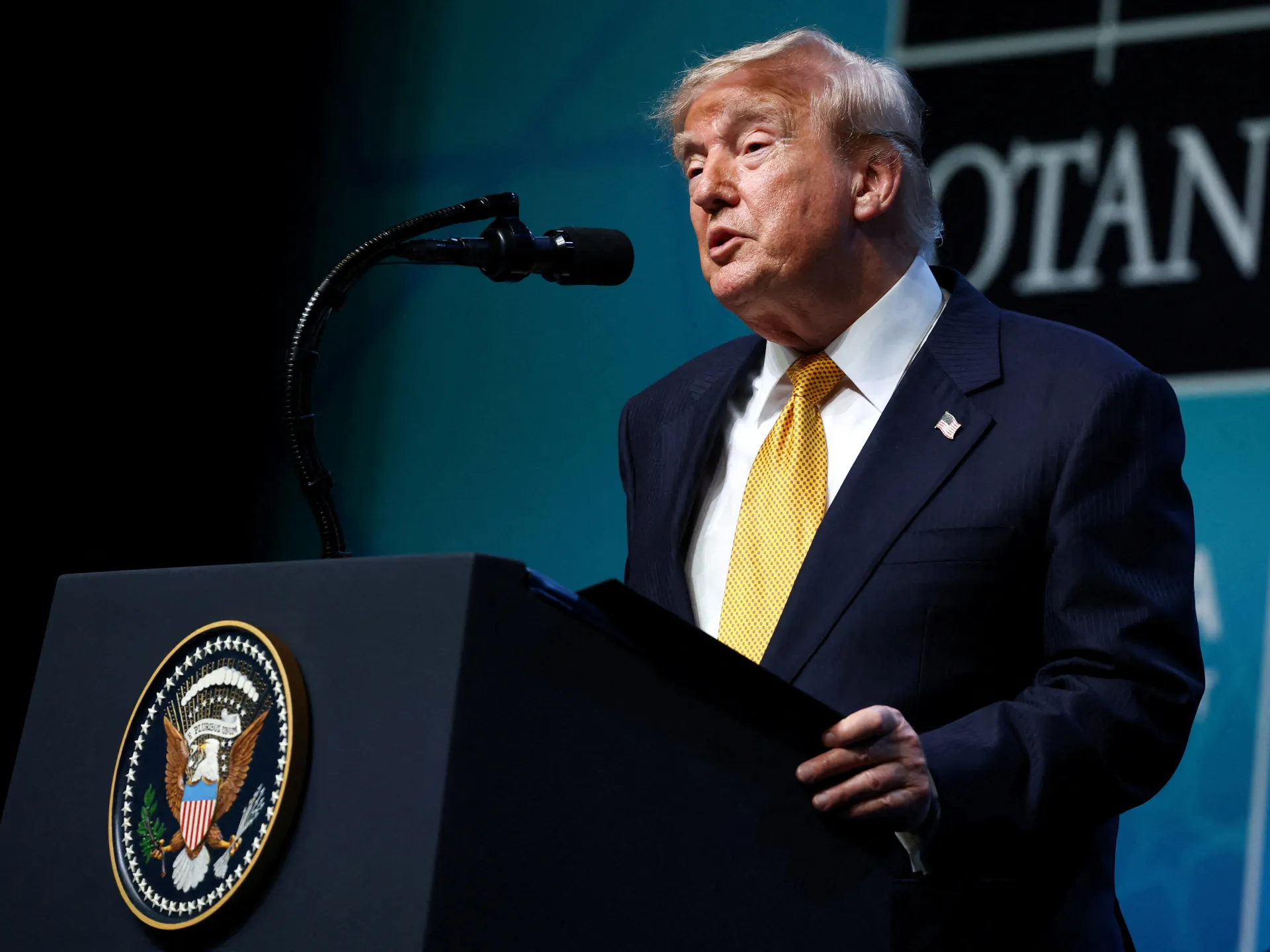 Trump'tan konut yasasına imza veto: Oylama yasası krizi büyüyor