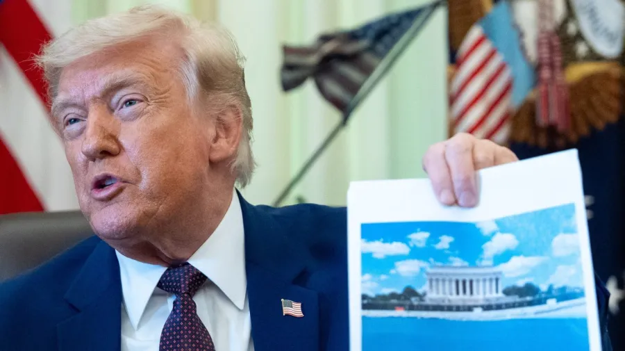 Trump: Lincoln Anıtı'ndaki havuz yenilemesi sadece 'boya işi' değil