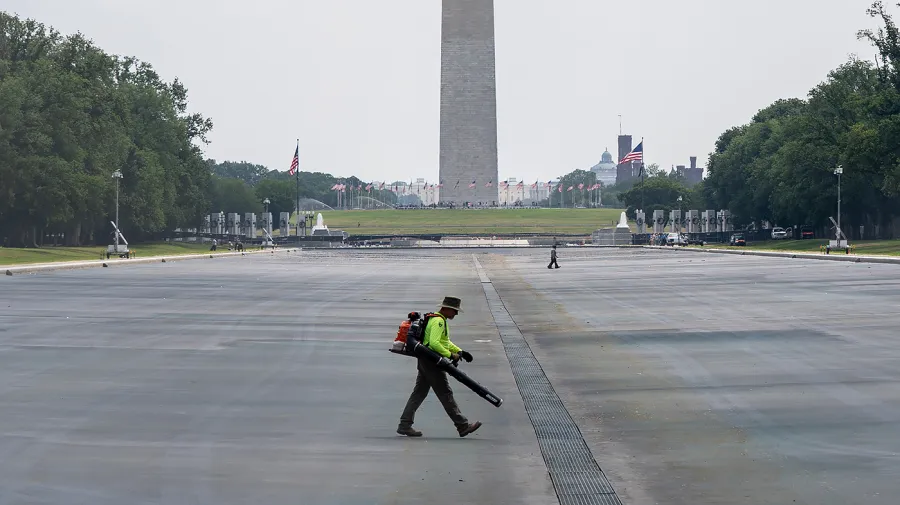 Trump, Lincoln Anıtı'ndaki vandalizm görüntülerini paylaştı