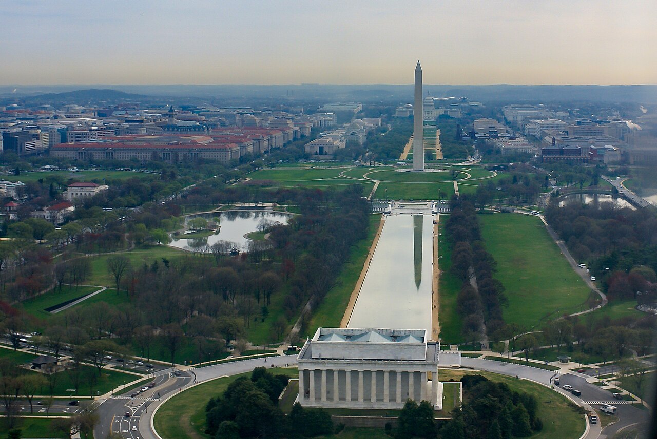 Trump, Lincoln Anıtı'nın Yönünü Yanlış Buldu: Yeni Proje Tepki Çekti