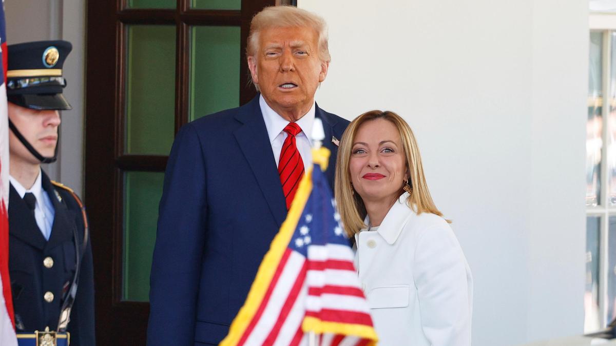 Trump'tan Meloni'ye ‘Arkadaş Olmak İstiyor’ Sitemi: G7 Zirvesinde Defalarca Fotoğraf İstedi