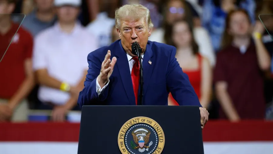 Trump Michigan'da Ekonomi ve İş Dünyasını Öne Çıkarıyor