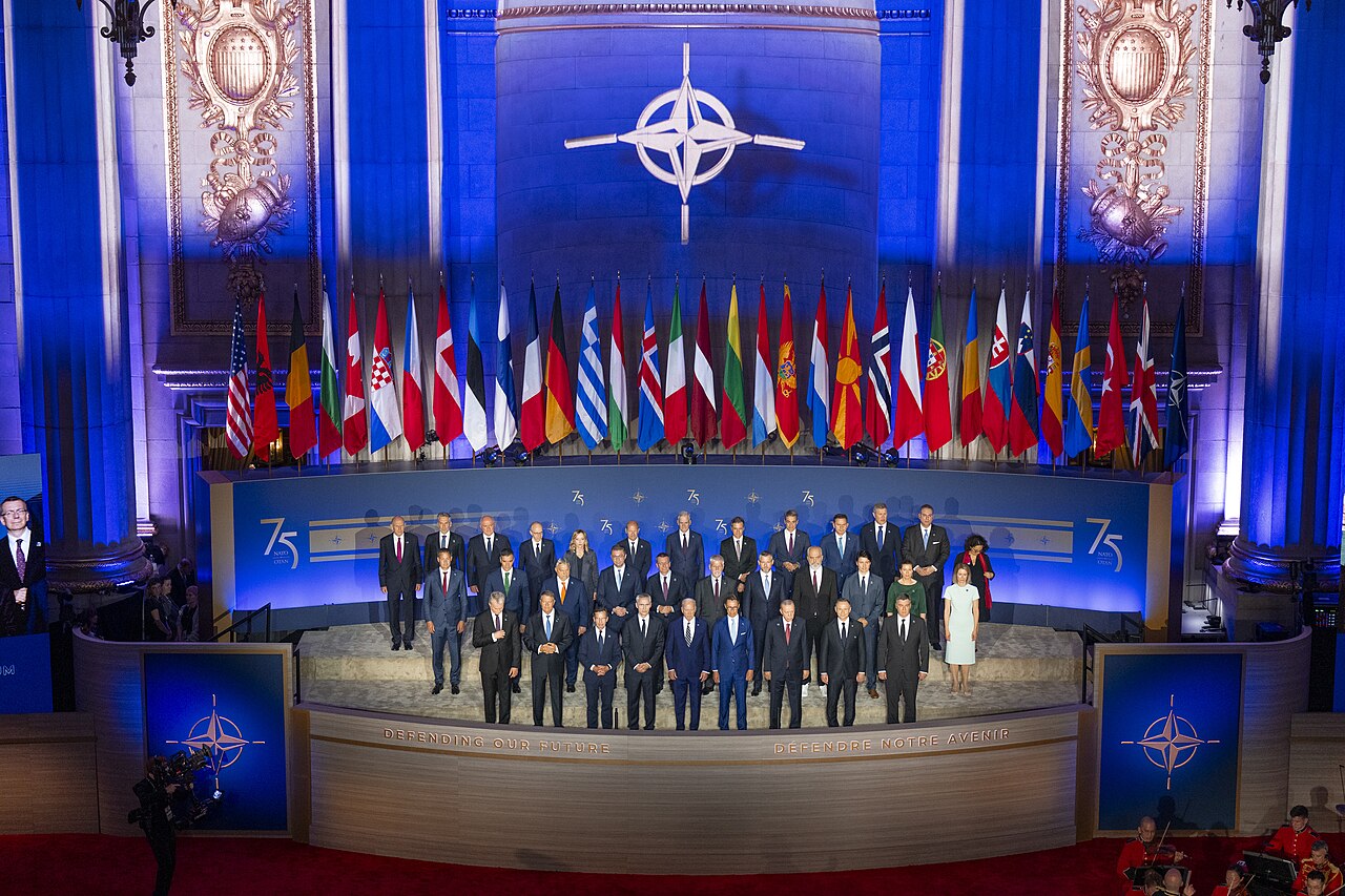 Trump'ın müttefiki Çek cumhurbaşkanını NATO zirvesinden men etti