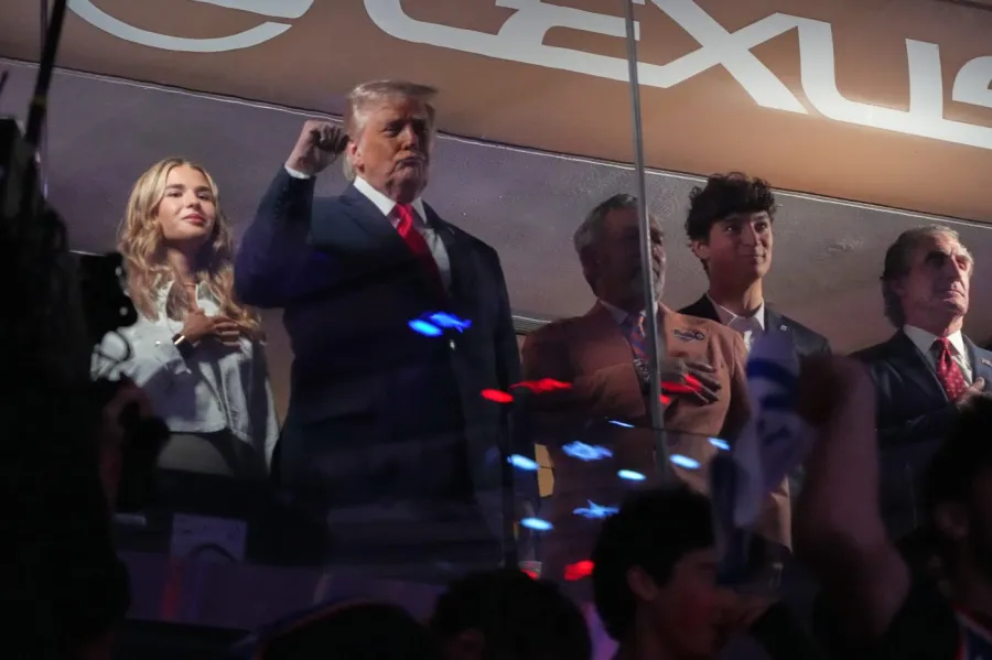 Trump, NBA Finali'nde Madison Square Garden'da Yuhalandı