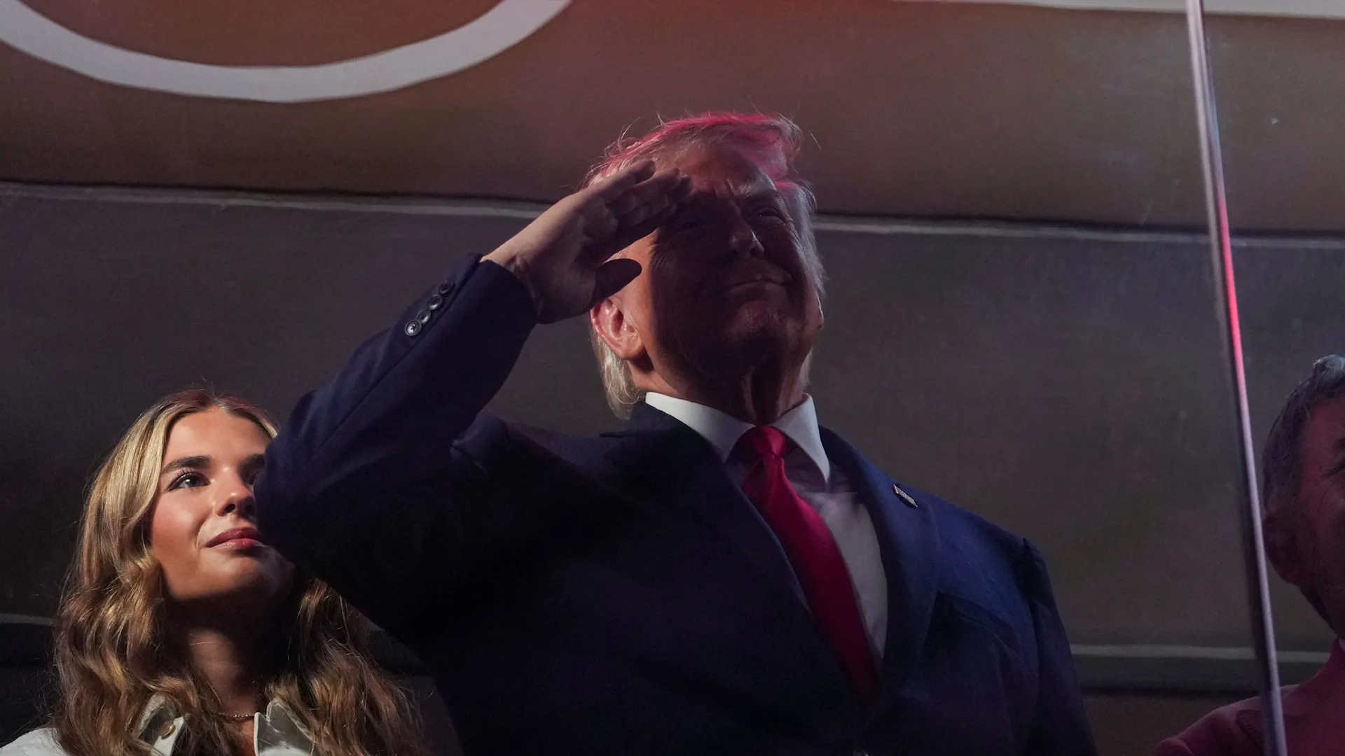 Trump, NBA maçında seyirciler tarafından yuhalandı