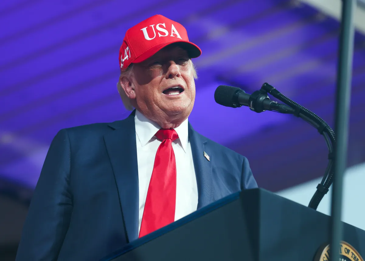 Trump Nebraska'da Kampanya Yapacak: GOP'un Kırmızı Eyaletteki Zorlu Senato Yarışı
