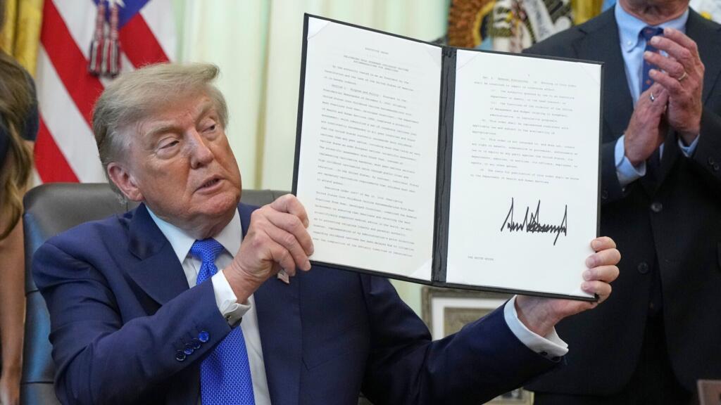 Trump, okul aşı zorunluluğunu ve MMR aşısını sorgulayan kararname imzaladı