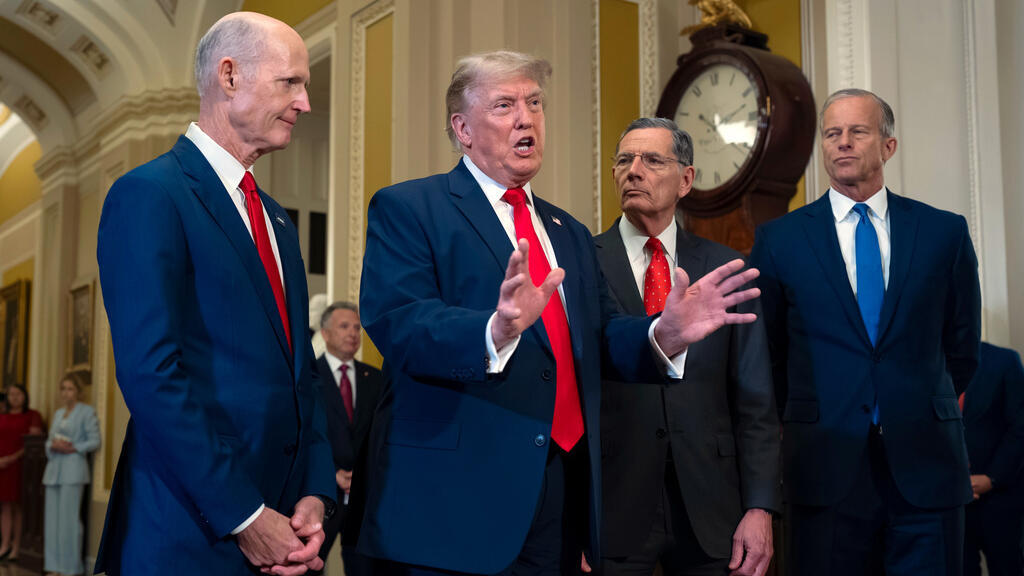 Trump, oy kısıtlaması yasası için konut yasasını rehin aldı