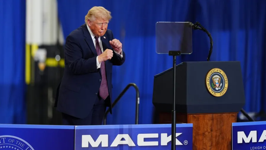 Trump Pensilvanya'da Ekonomi ve Petrol Fiyatlarını Öne Çıkardı