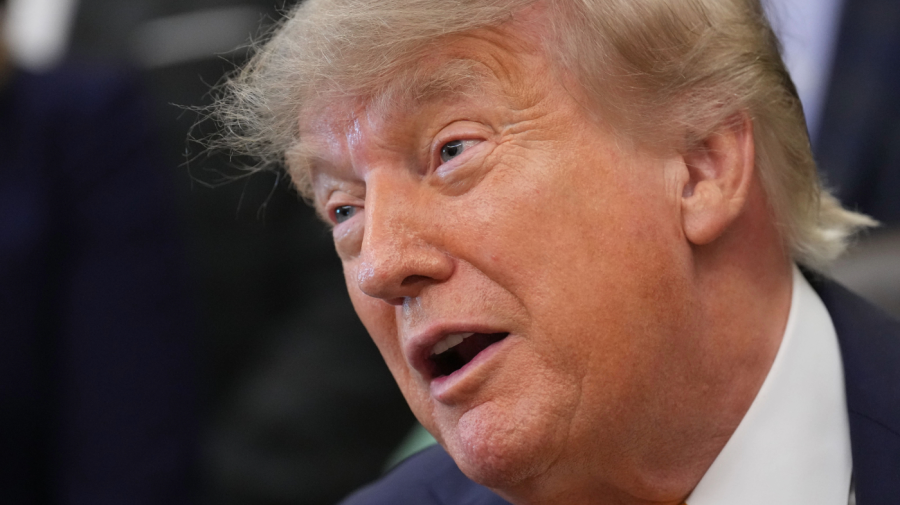 Trump, RNC eyalet kongresi programını değiştirdi: İlk gece konuşacak