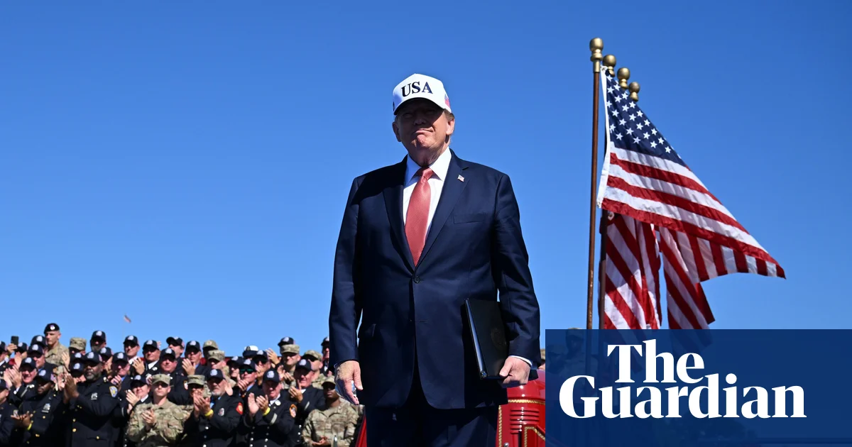 Trump'tan Sosyal Medya Fırtınası: Ülke İsimlerini Değiştirdi, Süper Kahraman Pozu Verdi