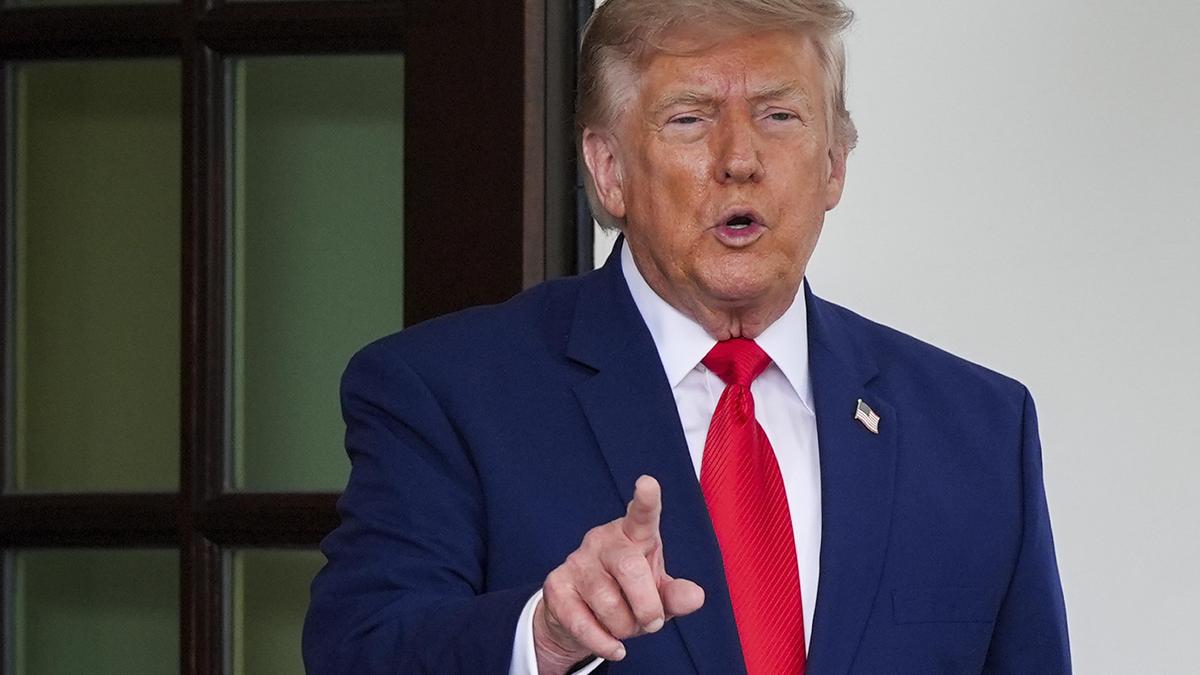 Trump, Suudi Arabistan'a uranyum zenginleştirme izni veren nükleer anlaşmayı onayladı