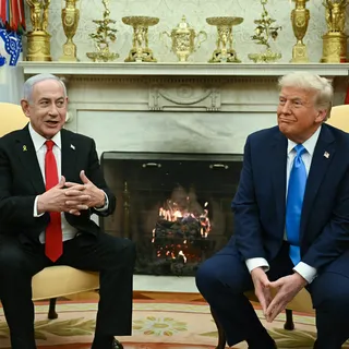 Trump'tan Netanyahu'ya: 'Patron Kimmiş Görürsün