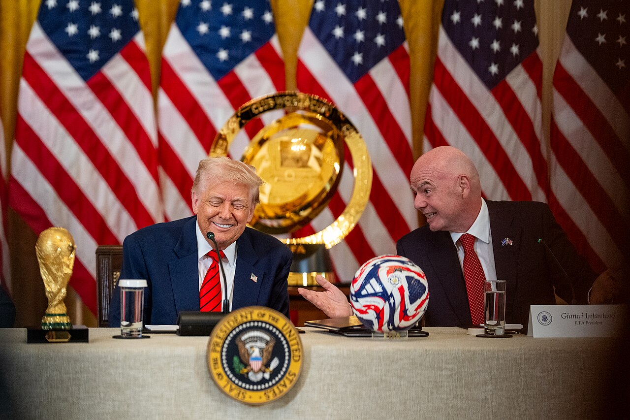Trump'ın Telefonu FIFA'nın Kırmızı Kart Kararını Değiştirdi