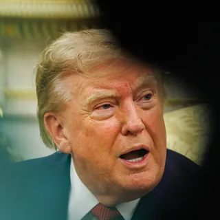 Trump Umman'ı Vurma Tehdidinde Bulundu: Demokratlardan Savaş Yetkisi Hamlesi