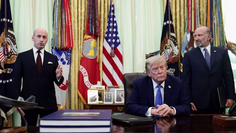 Trump'ın Vatandaşlık Kararnamesi Yüksek Mahkeme'ye Rağmen İmzalandı