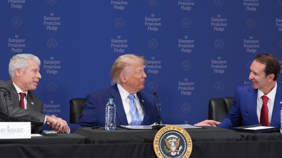Trump veri merkezlerini savundu, elektrik bedelini ödeme taahhüdünü genişletti