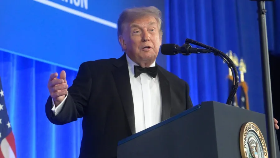 Trump, WHCA Yemeğinde Biden ve Basını Hedef Aldı