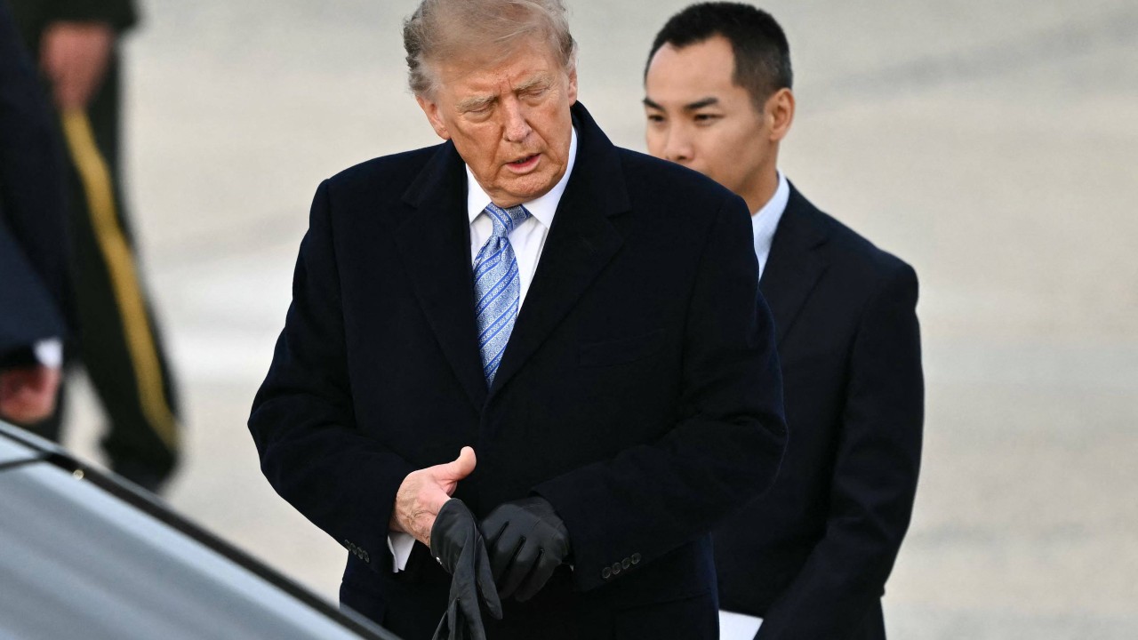 Trump, Xi'yi Eldivenle Karşıladı: Diplomatik Mesaj mı