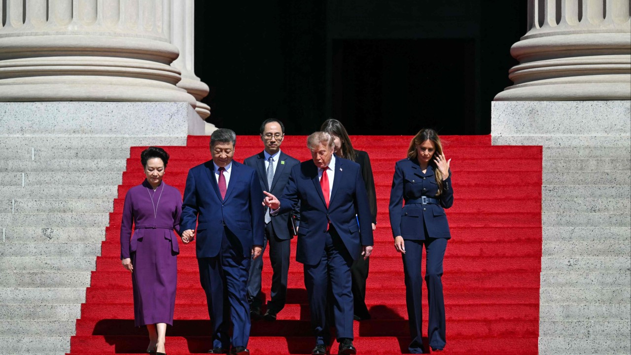 Trump ve Xi'nin Eşleriyle Beden Dili Sırları