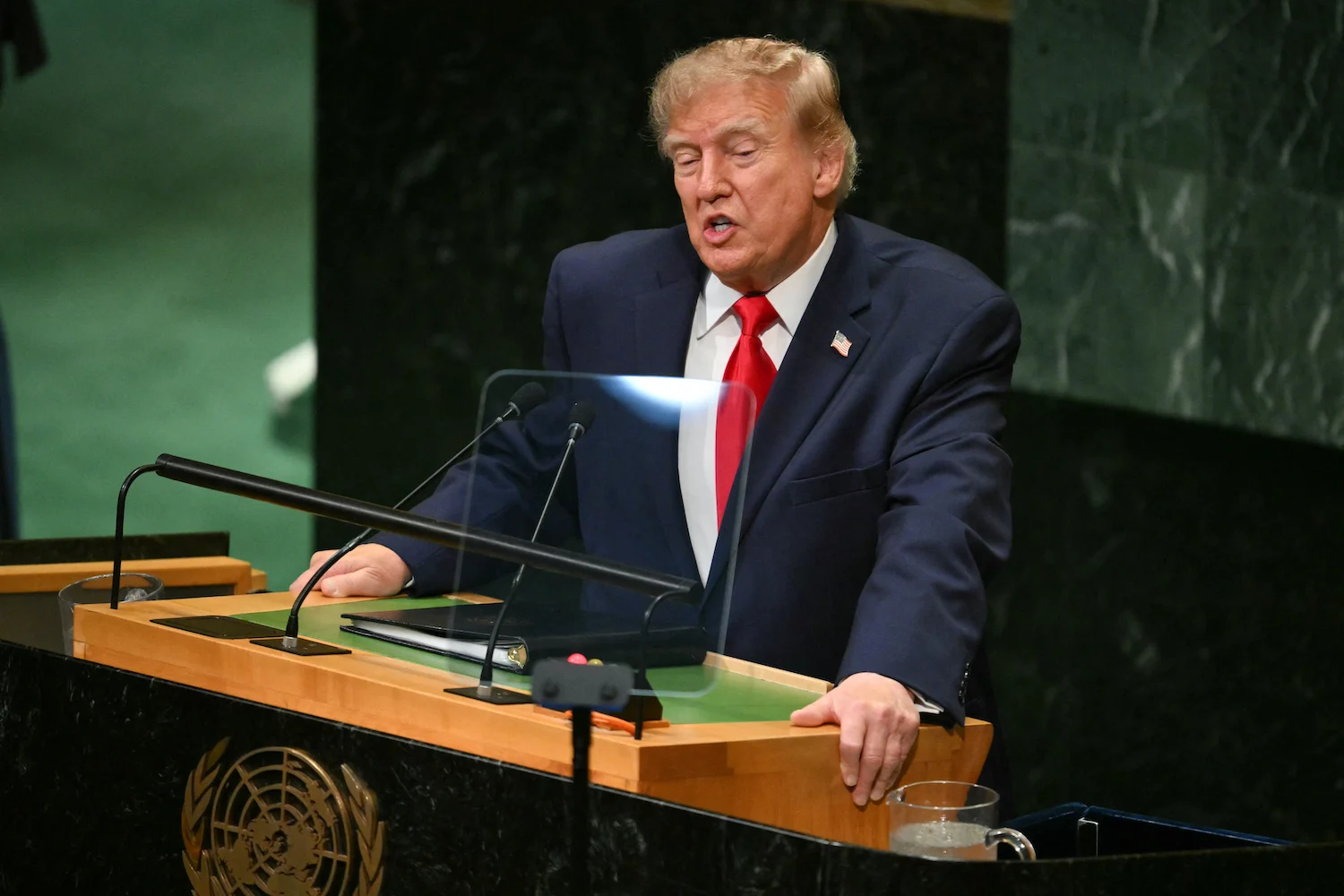 Trump'ın Yapay Zeka Çağrısı Slovenya'da Web Patlaması Yarattı