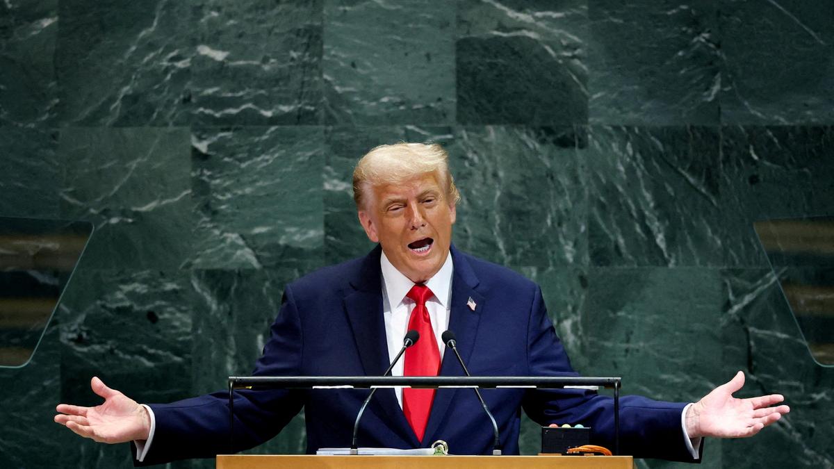 Trump yeni Beyaz Saray helikopter pistini açtı, ancak ağlar Birinci Değişiklik tartışması sırasında yayını atladı