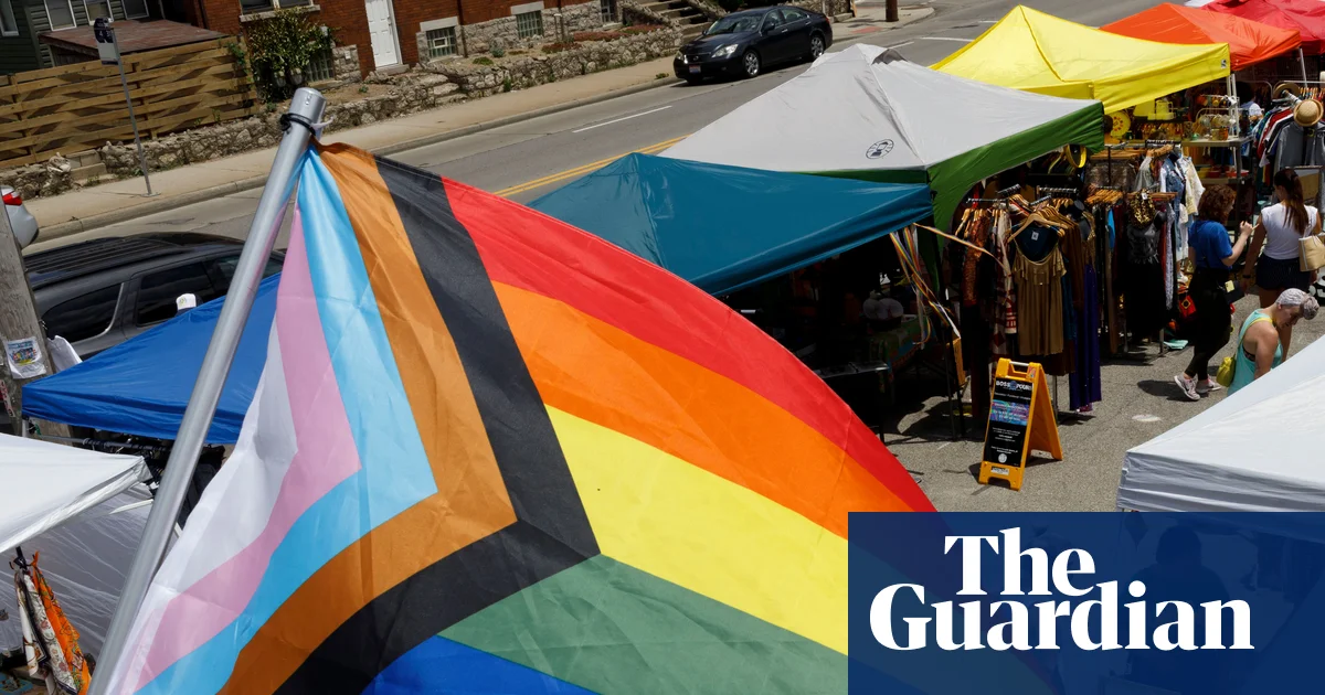 Trump yönetimi LGBTQ+ intihar önleme hattını yeniden başlatıyor