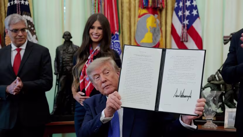 Trump yönetiminin aşı politikasına doktorlardan sert tepki