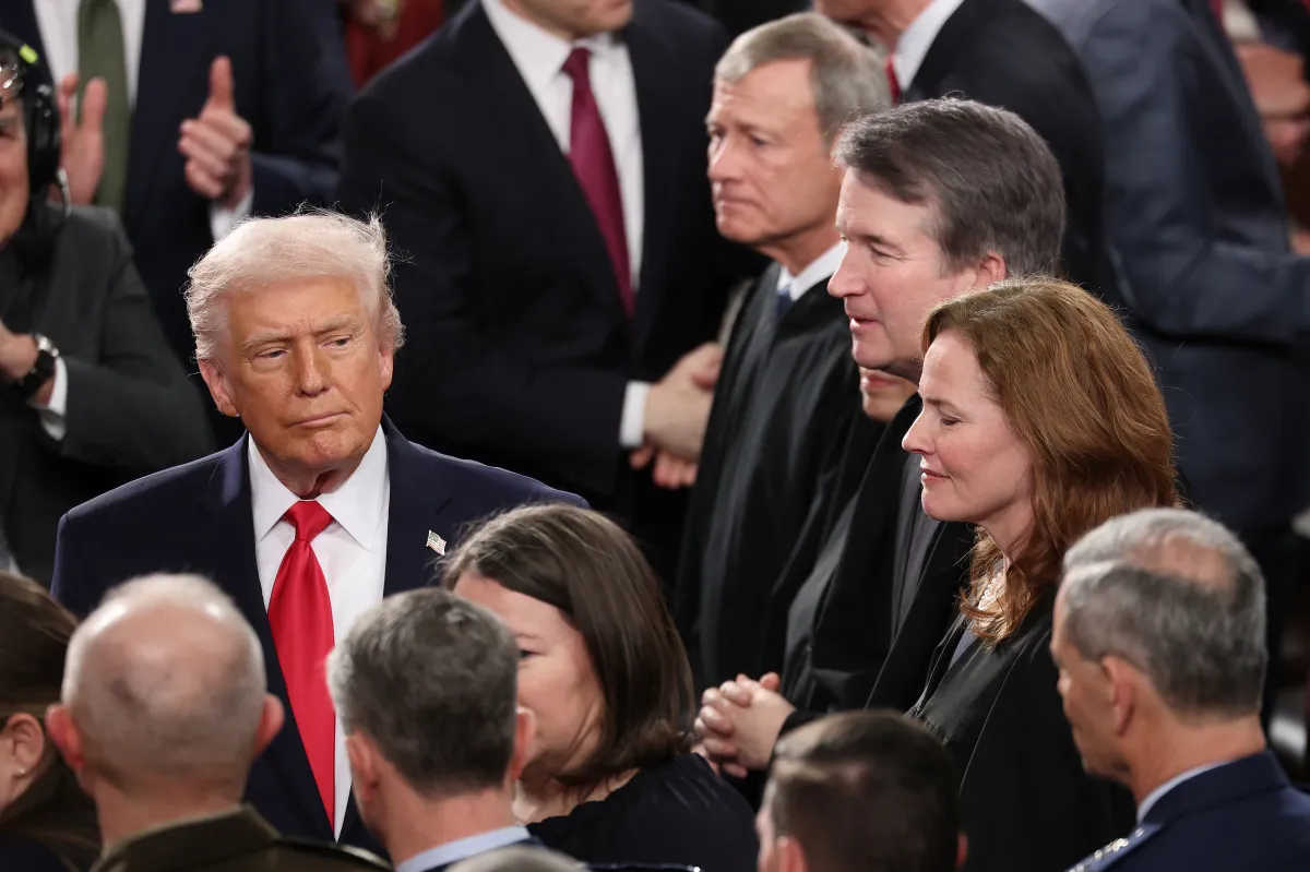 Trump, Yüksek Mahkeme Atadığı Yargıçları Eleştirdi