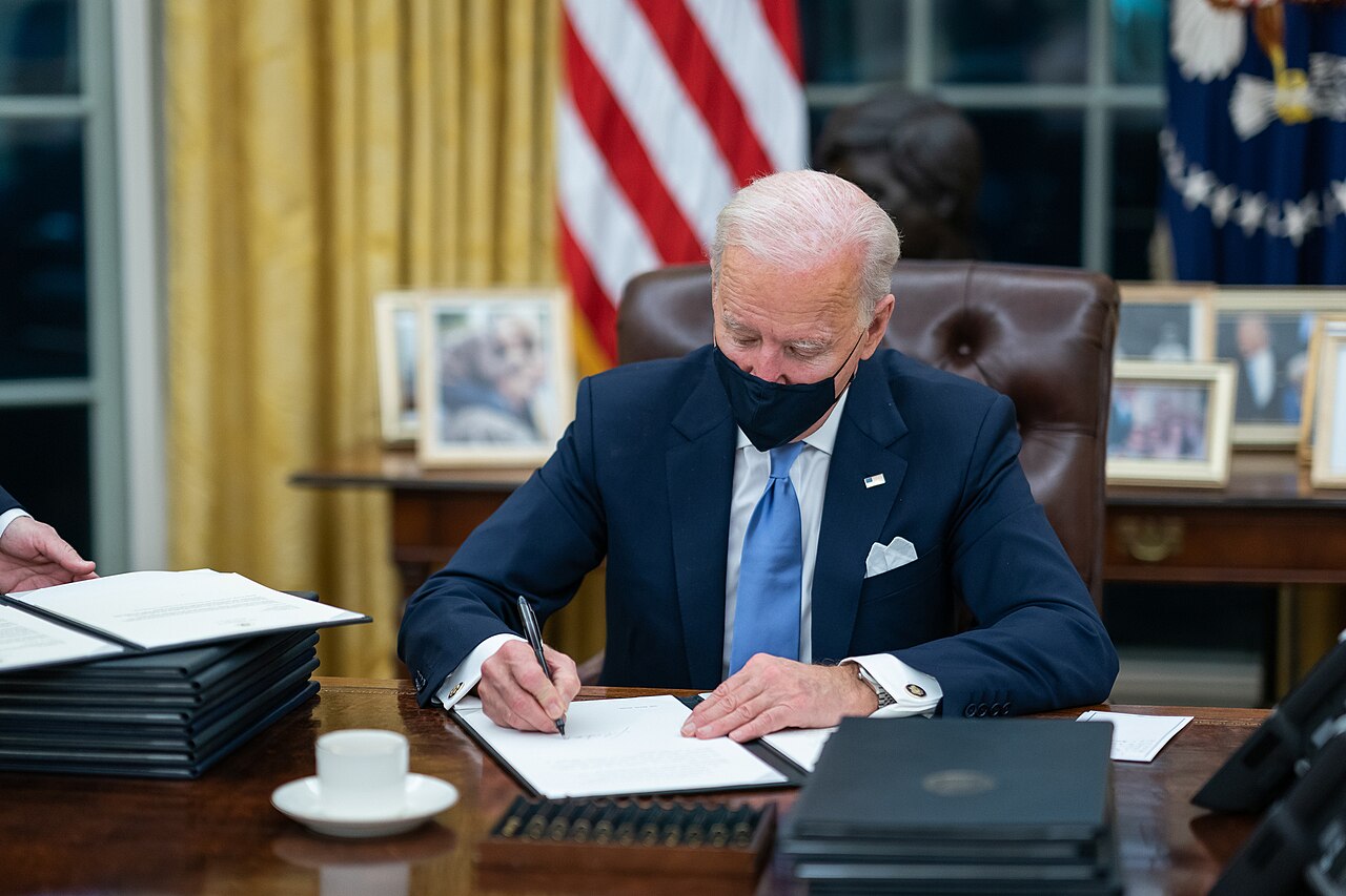 Trump, Yüksek Mahkeme kararı sonrası vatandaşlık hakkını yeni kararnamelerle hedef aldı