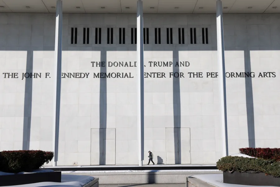Trump'ın adı Kennedy Center'dan silinecek, yargıdan son dakika reddi