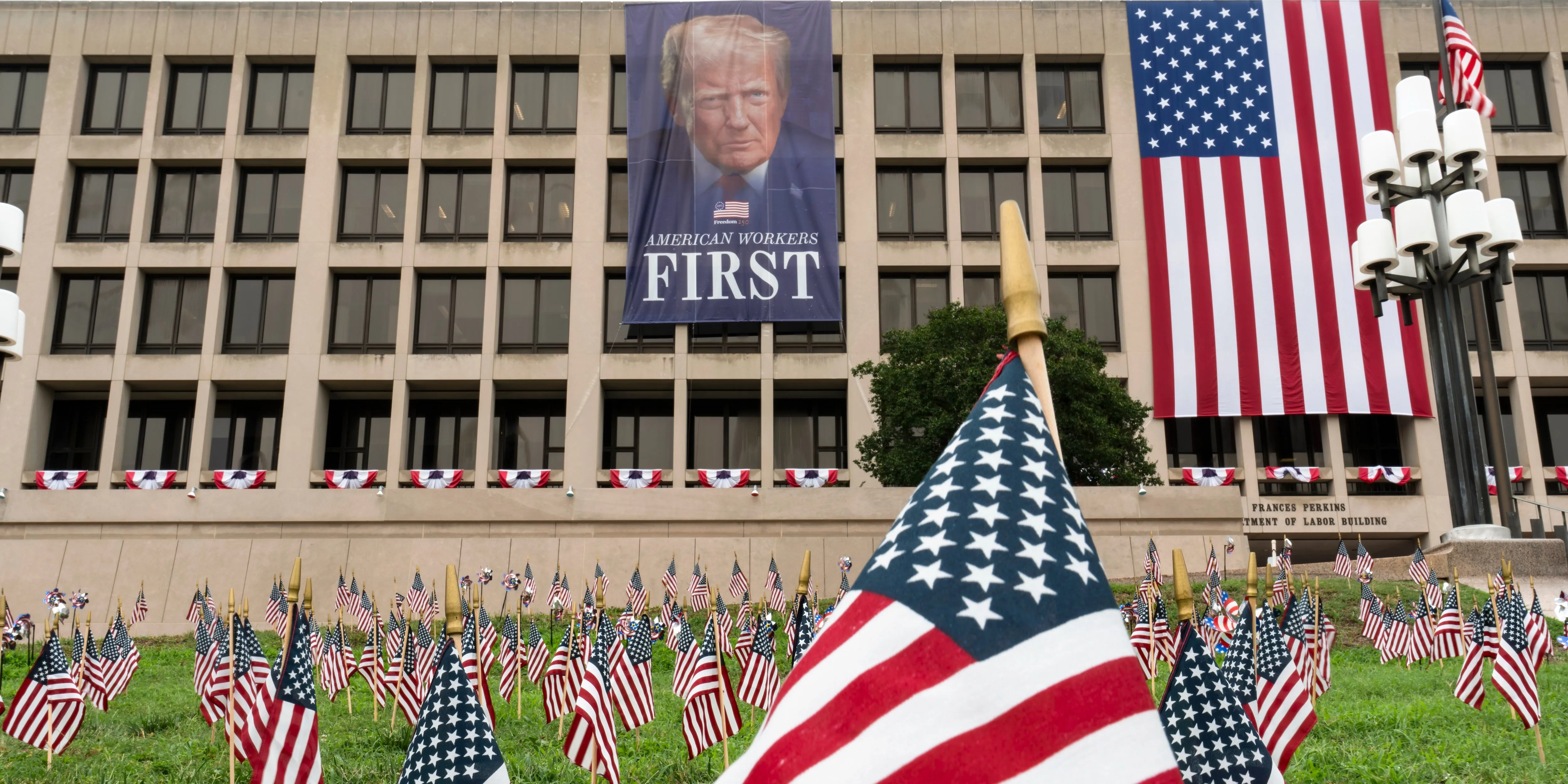 Trump’ın ‘Kendine Göre’ Yönetimi: Bir Adamın İmparatorluğu