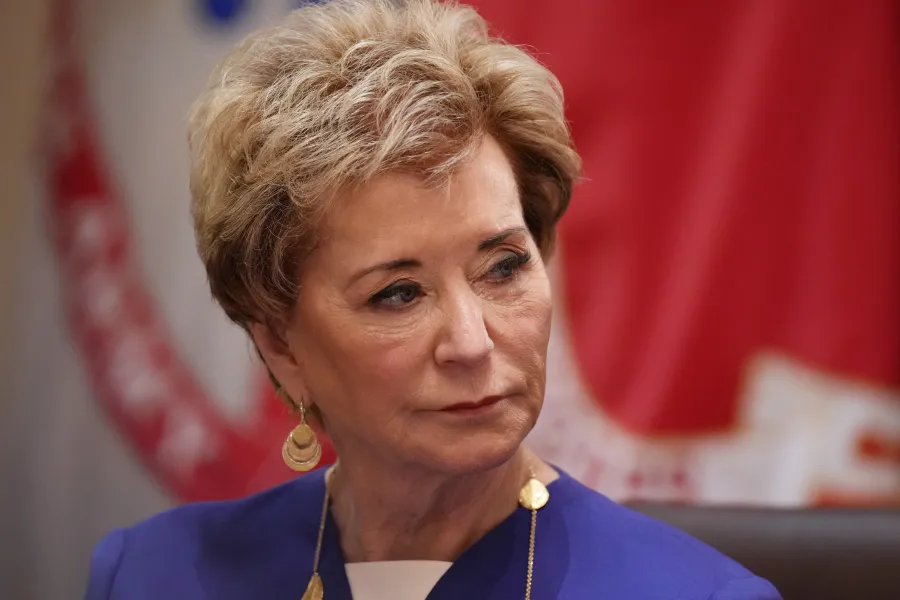 Trump'ın Üniversitelere Böl ve Yönet Planı İşe Yarar mı